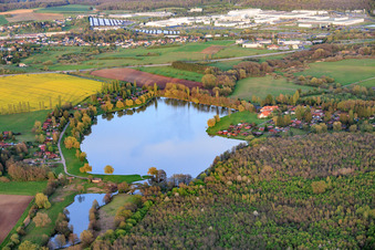 Lake Étang Saint-Hubert with Hôtel Restaurant Saint-Hubert - Hambach Sarreguemines in Hambach in the state Moselle, France