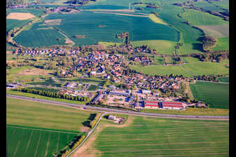 Village view from the north beyond the B281 with REMONDIS Mitteldeutschland GmbH branch Neunhofen and Wood Manufacturing Group Inc. pallet construction in the district Neunhofen in Neustadt an der Orla in the state Thuringia, Germany