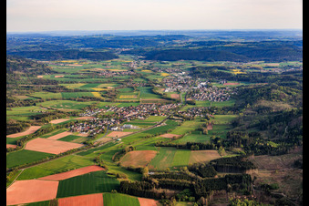 From the north in the district Neukenroth in Stockheim in the state Bavaria, Germany