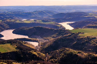 Hohenwarte I reservoir from the east with the Portenschmiede nature reserve and Jägerspitze viewpoint. in the district Doberake in Wilhelmsdorf in the state Thuringia, Germany