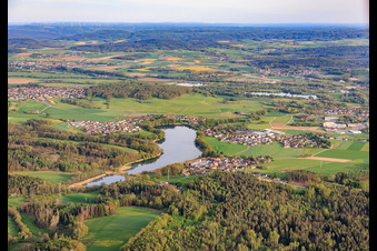 From the north in the district Neuensee in Michelau in Oberfranken in the state Bavaria, Germany