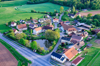 From the east in the district Sendelbach in Rentweinsdorf in the state Bavaria, Germany