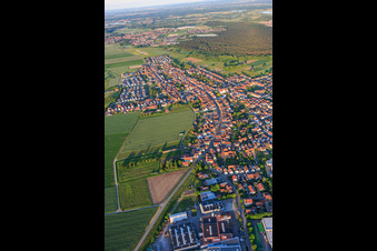 From the west in Hatzenbühl in the state Rhineland-Palatinate, Germany