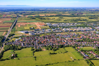 From the north in the district Queichheim in Landau in der Pfalz in the state Rhineland-Palatinate, Germany