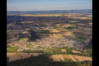From the east in Hördt in the state Rhineland-Palatinate, Germany