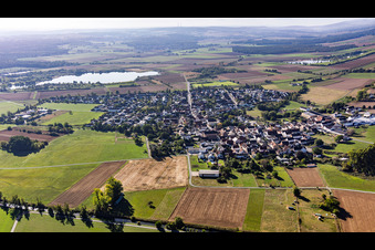 From the north in the district Sickenhofen in Babenhausen in the state Hesse, Germany