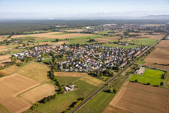 From the southwest in the district Sickenhofen in Babenhausen in the state Hesse, Germany