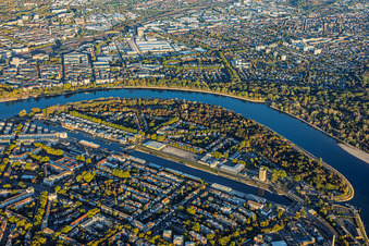 Parkinsel / City Park between Luitpoldhafen and the Rhine riverbank in the district Süd in Ludwigshafen in the state Rhineland-Palatinate, Germany