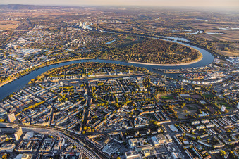 City overview from the northwest, showing Wittelsbacherstraße from the elevated road (B37) to Parkinsel on the Rhine in the district Süd in Ludwigshafen in the state Rhineland-Palatinate, Germany