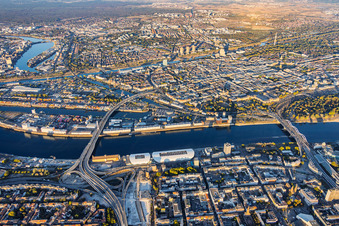 City overview from the west (across the Rhine), between the Kurt-Schumacher-Brücke (B44) and Konrad-Adenauer-Brücke (B37), viewed from Ludwigshafen in the district Innenstadt in Mannheim in the state Baden-Wuerttemberg, Germany