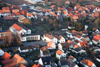 Mundohalle, fire department, sports hall in Minfeld in the state Rhineland-Palatinate, Germany seen from above