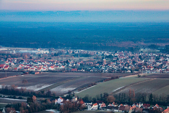 From the north in the district Schaidt in Wörth am Rhein in the state Rhineland-Palatinate, Germany