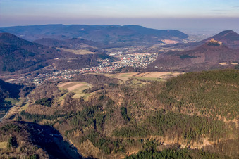 From the west in Annweiler am Trifels in the state Rhineland-Palatinate, Germany
