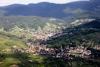 Black Forest town view of the streets and houses of the residential areas in the district Altschweier in Bühl in the state Baden-Wuerttemberg, Germany