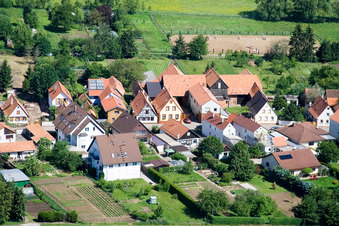 Aerial photograpy of Brehmstraße from the south in the district Minderslachen in Kandel in the state Rhineland-Palatinate, Germany