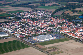 Town View of the streets and houses of the residential areas in Bobenheim-Roxheim in the state Rhineland-Palatinate