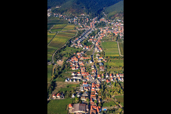 Kurpfalzstraße Loblocher Straße, Hainstr in the district Mußbach in Neustadt an der Weinstraße in the state Rhineland-Palatinate, Germany