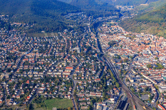 From the east in Neustadt an der Weinstraße in the state Rhineland-Palatinate, Germany