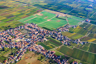 Wine-growing village from the southwest in the district Diedesfeld in Neustadt an der Weinstraße in the state Rhineland-Palatinate, Germany