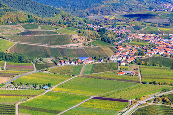 Wine-growing village on the edge of the Haardt from the south in Burrweiler in the state Rhineland-Palatinate, Germany