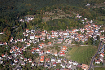 Oblique view of Village - view on the edge of agricultural fields and farmland in Gleisweiler in the state Rhineland-Palatinate