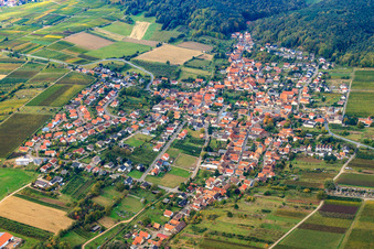 Wine-growing village on the edge of the Haardt in Oberotterbach in the state Rhineland-Palatinate, Germany