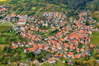 B38 in the district Rechtenbach in Schweigen-Rechtenbach in the state Rhineland-Palatinate, Germany