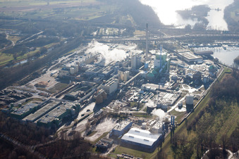Oblique view of Building and production halls on the premises of Papierfabrik Stora Enso in the district Maxau in Karlsruhe in the state Baden-Wurttemberg