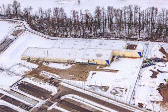 Aerial view of Horst industrial estate, Alfa Aesar company in snow in the district Minderslachen in Kandel in the state Rhineland-Palatinate, Germany