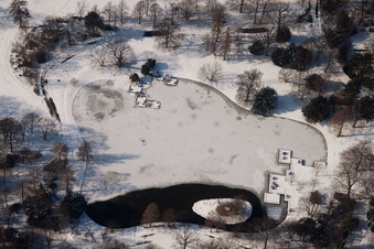 Castle Park in the district Innenstadt-West in Karlsruhe in the state Baden-Wuerttemberg, Germany seen from above