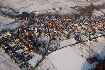 Aerial photograpy of In winter in the district Heuchelheim in Heuchelheim-Klingen in the state Rhineland-Palatinate, Germany