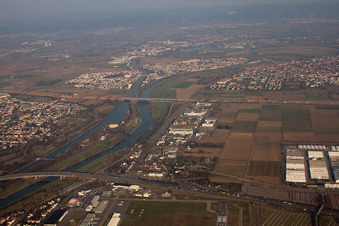 Aerial view of Industrial area Seckenheimer Landstraße/Hans-Thomastr in the district Neuostheim in Mannheim in the state Baden-Wuerttemberg, Germany