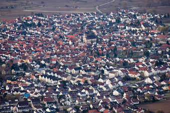 From the northeast in Hagenbach in the state Rhineland-Palatinate, Germany