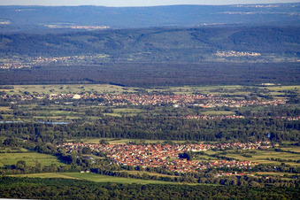 Village view from the west in Neuburg am Rhein in the state Rhineland-Palatinate, Germany