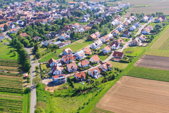 New development area Im Erbsenfeld in the district Mörzheim in Landau in der Pfalz in the state Rhineland-Palatinate, Germany from above