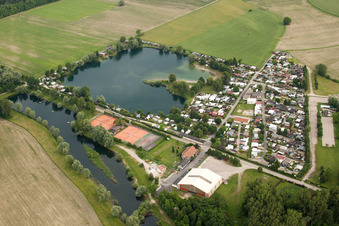Camping with caravans and tents at the lake in the district Beinheim in Seltz in Grand Est, France