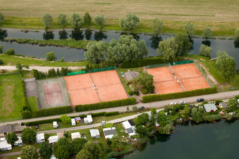 Aerial photograpy of Camping Les Peupliers, Tennis in Beinheim in the state Bas-Rhin, France