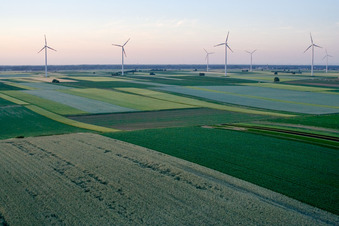 Wind turbines towards Bellheim in Rülzheim in the state Rhineland-Palatinate, Germany