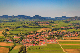 Village view from the east in Essingen in the state Rhineland-Palatinate, Germany
