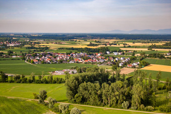 From the southwest in the district Querbach in Kehl in the state Baden-Wuerttemberg, Germany