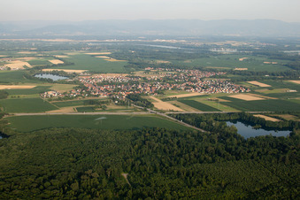 From the west in Rountzenheim in the state Bas-Rhin, France