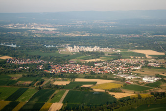 From the west in Beinheim in the state Bas-Rhin, France