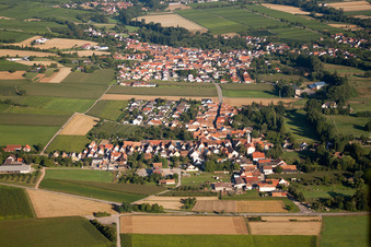 Aerial photograpy of Town View of the streets and houses of the residential areas in the district Muehlhofen in Billigheim-Ingenheim in the state Rhineland-Palatinate