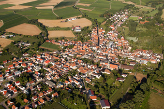 Overview of the town from the northeast in the district Ingenheim in Billigheim-Ingenheim in the state Rhineland-Palatinate, Germany