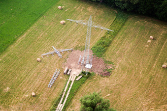 Renewal of high-voltage pylon on Bachweg in Kandel in the state Rhineland-Palatinate, Germany