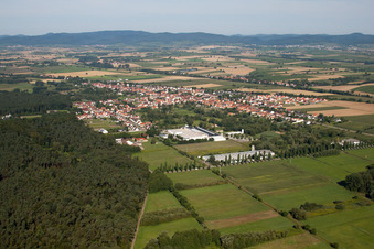 From the southeast in the district Schaidt in Wörth am Rhein in the state Rhineland-Palatinate, Germany