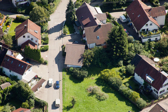 Bird's eye view of Varnhalt, Gartenstr in the district Gallenbach in Baden-Baden in the state Baden-Wuerttemberg, Germany