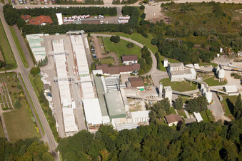 Building and production halls on the premises of Heidelberger Kalksandstein GmbH - factory Durmersheim in Durmersheim in the state Baden-Wurttemberg from above