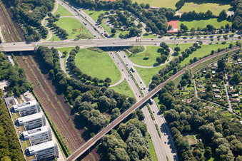 Traffic flow at the intersection- motorway Suedtangente to A5 Karlsruhe Ettlingen vor dem Edeltrudtunnel in Karlsruhe in the state Baden-Wurttemberg