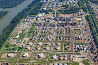 Aerial view of Maxau, OMV Refinery in the district Knielingen in Karlsruhe in the state Baden-Wuerttemberg, Germany